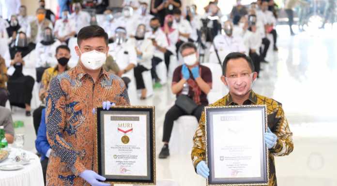 Gerakan Sejuta Masker Pemkab Gowa Dapat Rekor MURI gerakan sejuta masker