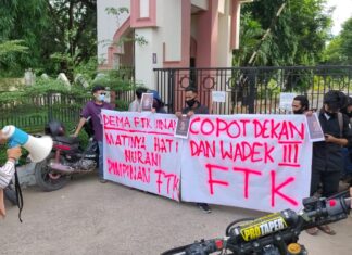 Akibat Insiden Pelemparan, DEMA FTK UINAM Menuntut Pimpinan Untuk Mundur Dari Jabatannya.