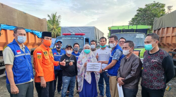 Pemkab Gowa Serahkan Bantuan untuk Korban Gempa Sulbar gowa