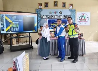Asmo Sulsel Tekankan Pentingnya Perlengkapan Berkendara kepada Pelajar Gowa perlengkapan berkendara aman